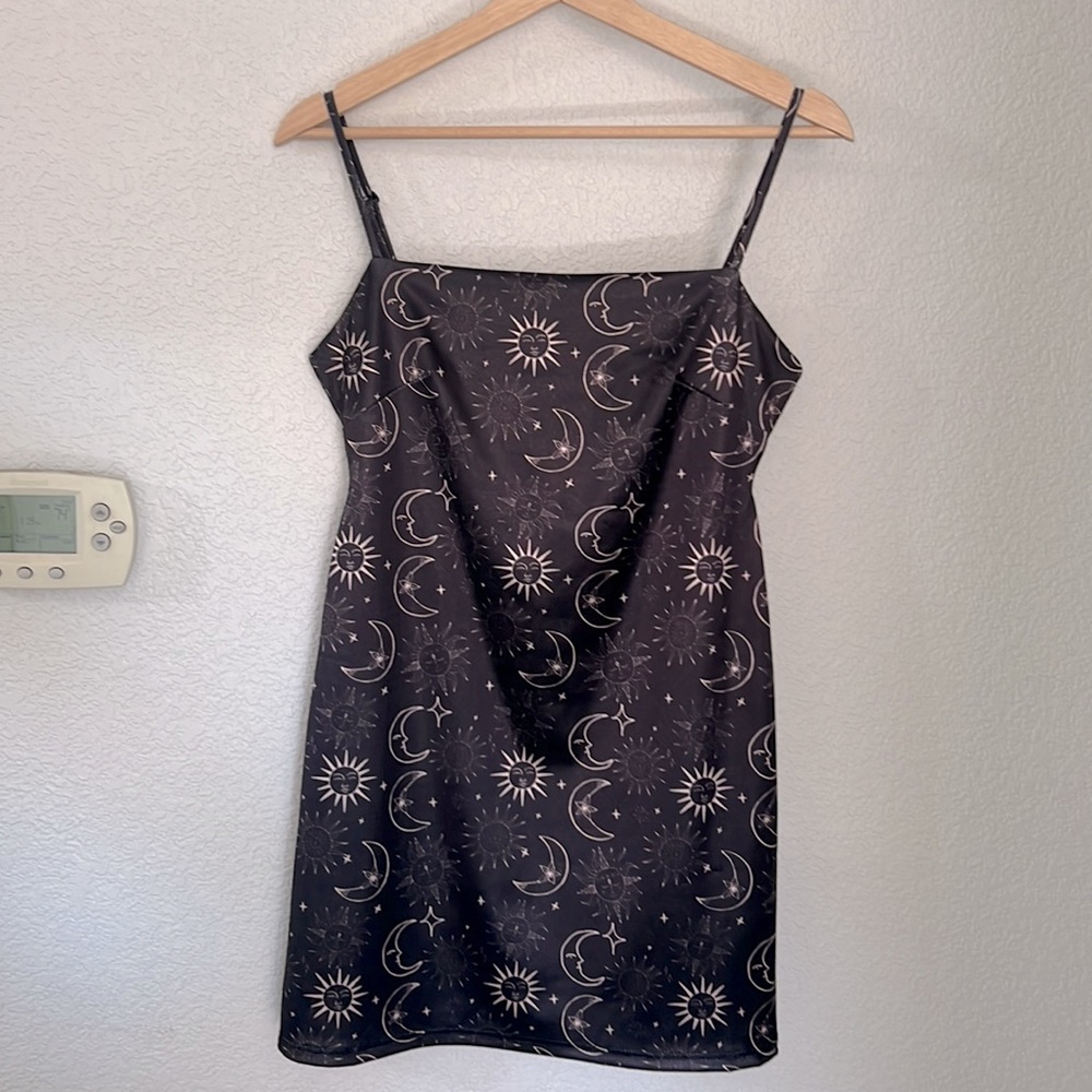 🖤 CLOSET CLEAR OUT 🖤 Urban Outfitters Sun and Moon Mini Dress